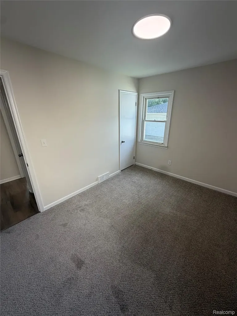 2079 Mclain Avenue Lincoln Park City MI 48146