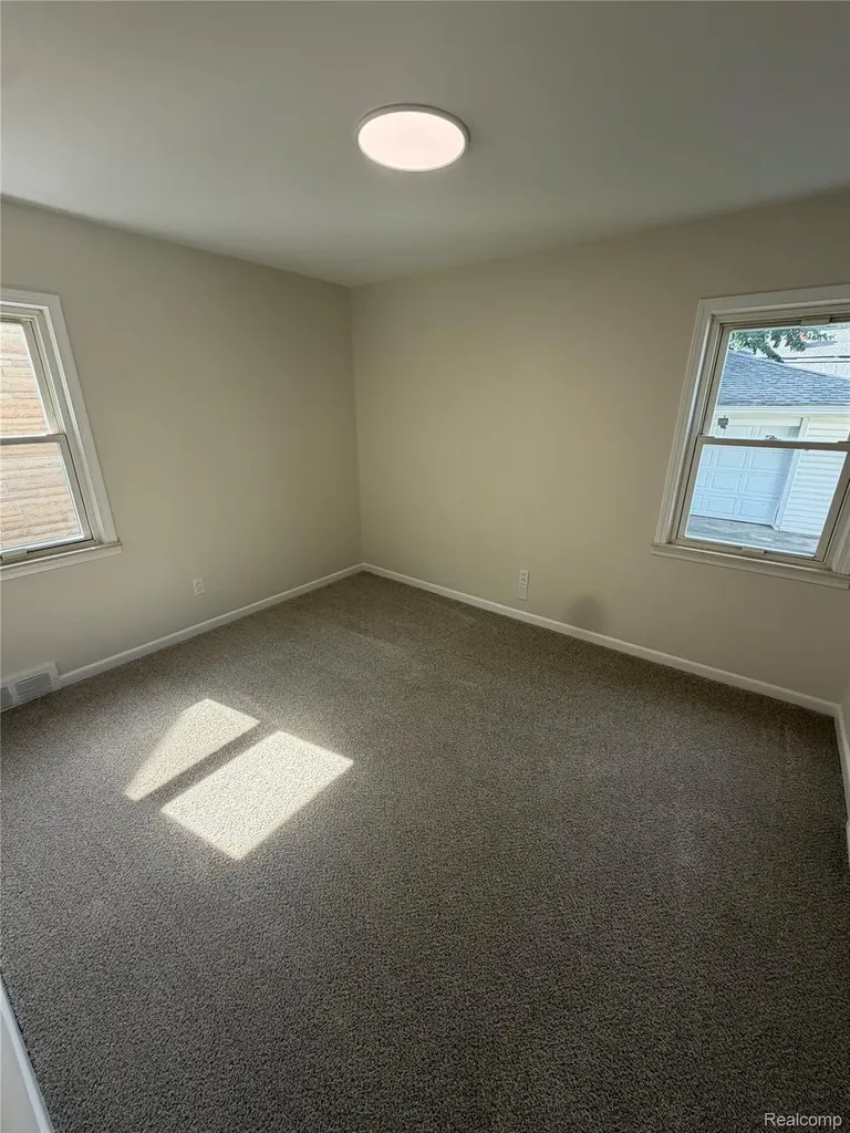 2079 Mclain Avenue Lincoln Park City MI 48146