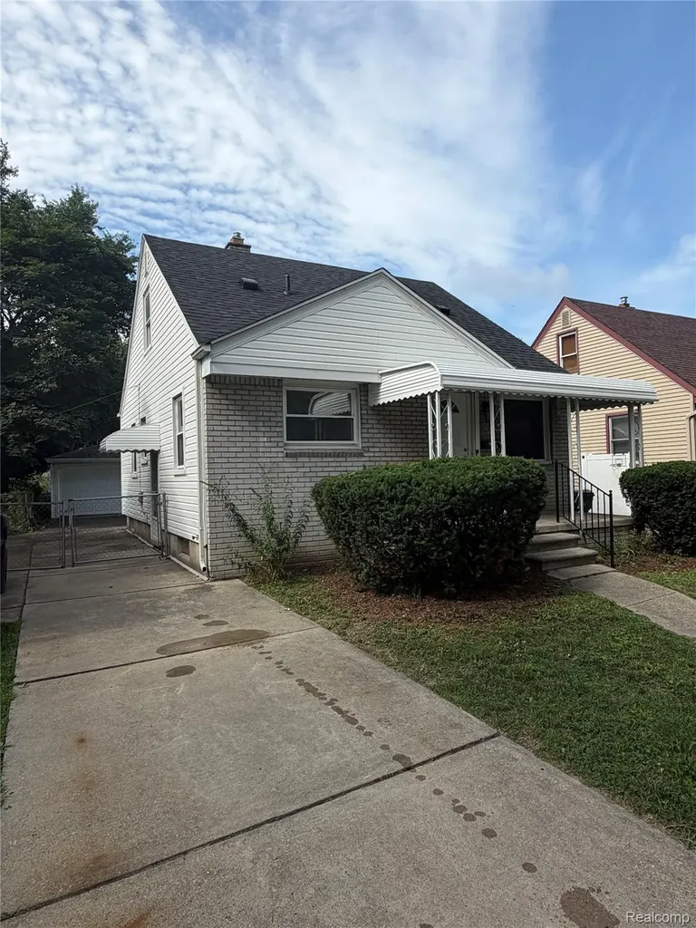 2079 Mclain Avenue Lincoln Park City MI 48146