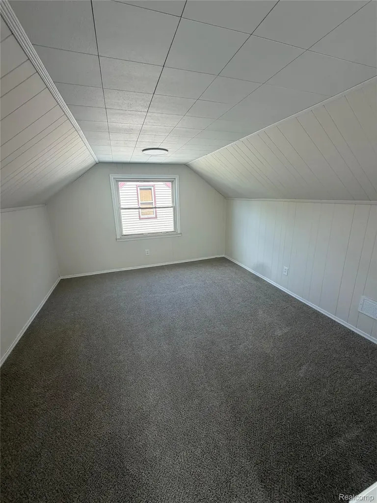 2079 Mclain Avenue Lincoln Park City MI 48146