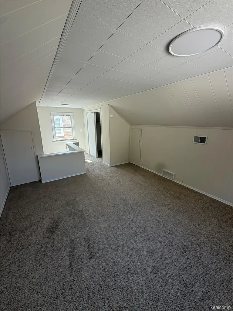 2079 Mclain Avenue Lincoln Park City MI 48146