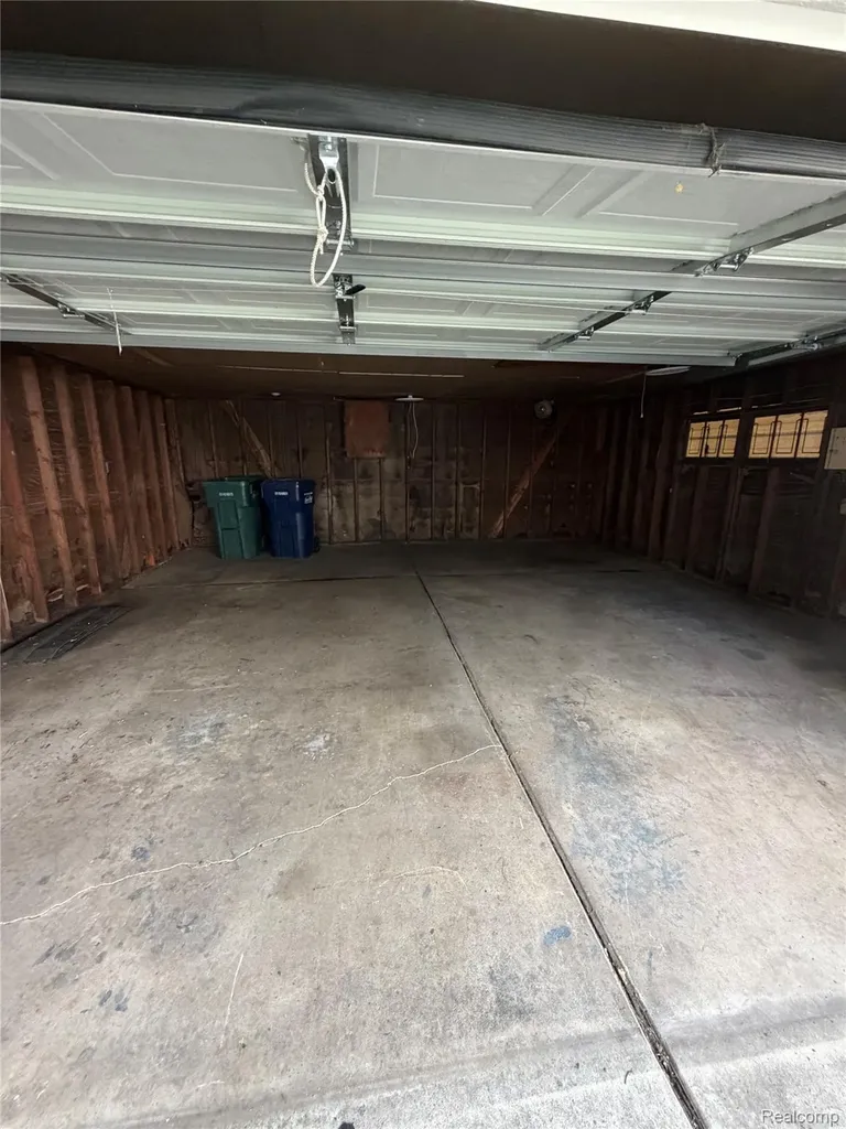 2079 Mclain Avenue Lincoln Park City MI 48146