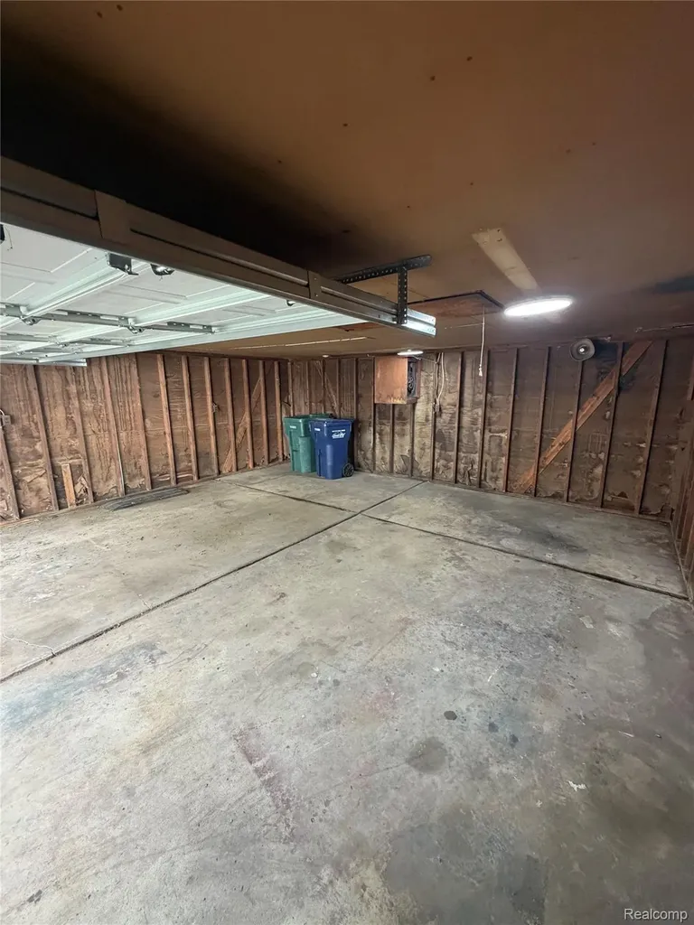 2079 Mclain Avenue Lincoln Park City MI 48146