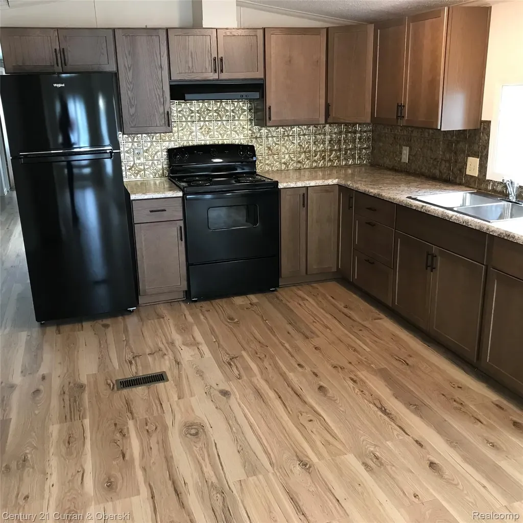 6564 E Michigan Avenue Saline City MI 48176