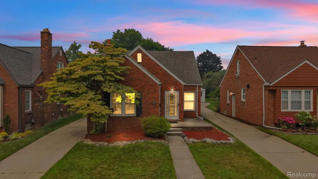 811 Mayburn Street Dearborn City MI 48128