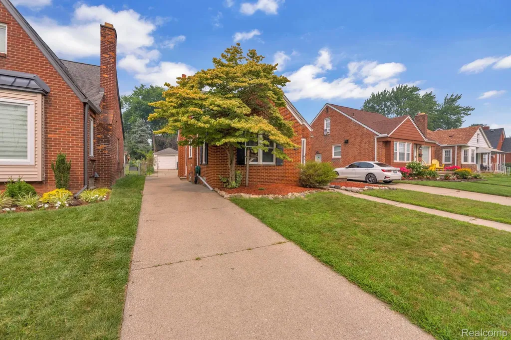 811 Mayburn Street Dearborn City MI 48128