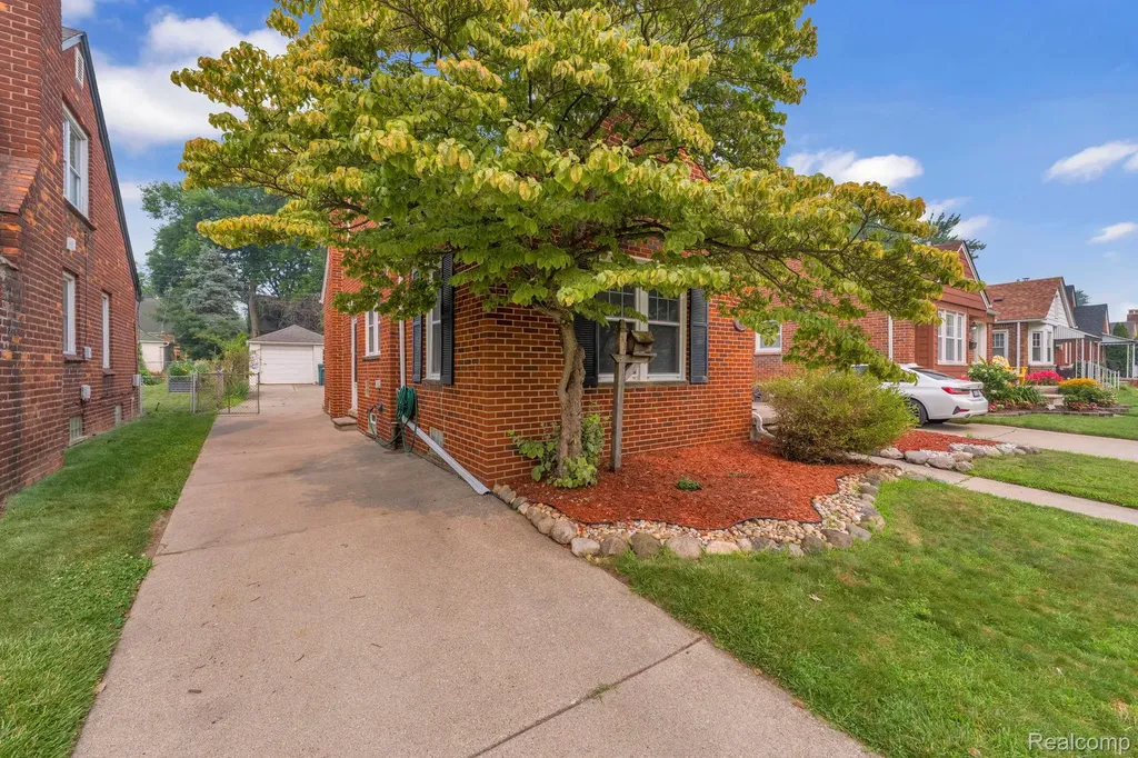 811 Mayburn Street Dearborn City MI 48128