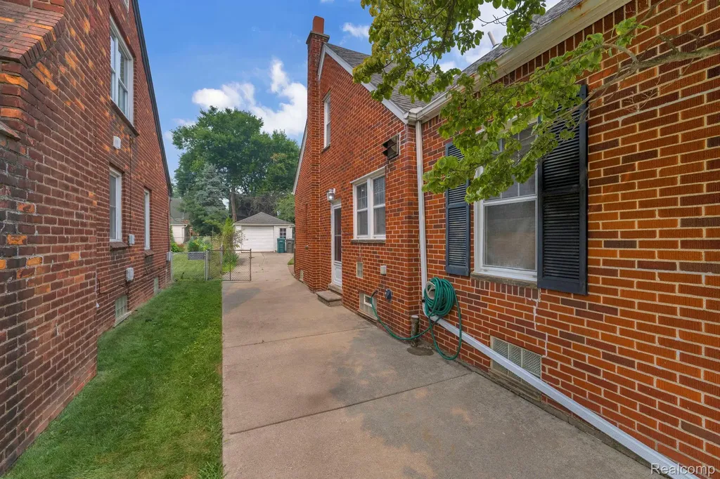 811 Mayburn Street Dearborn City MI 48128