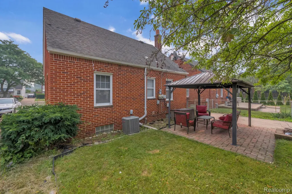 811 Mayburn Street Dearborn City MI 48128