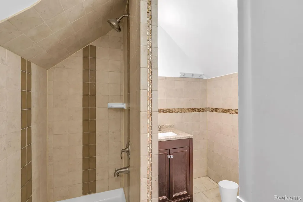 811 Mayburn Street Dearborn City MI 48128