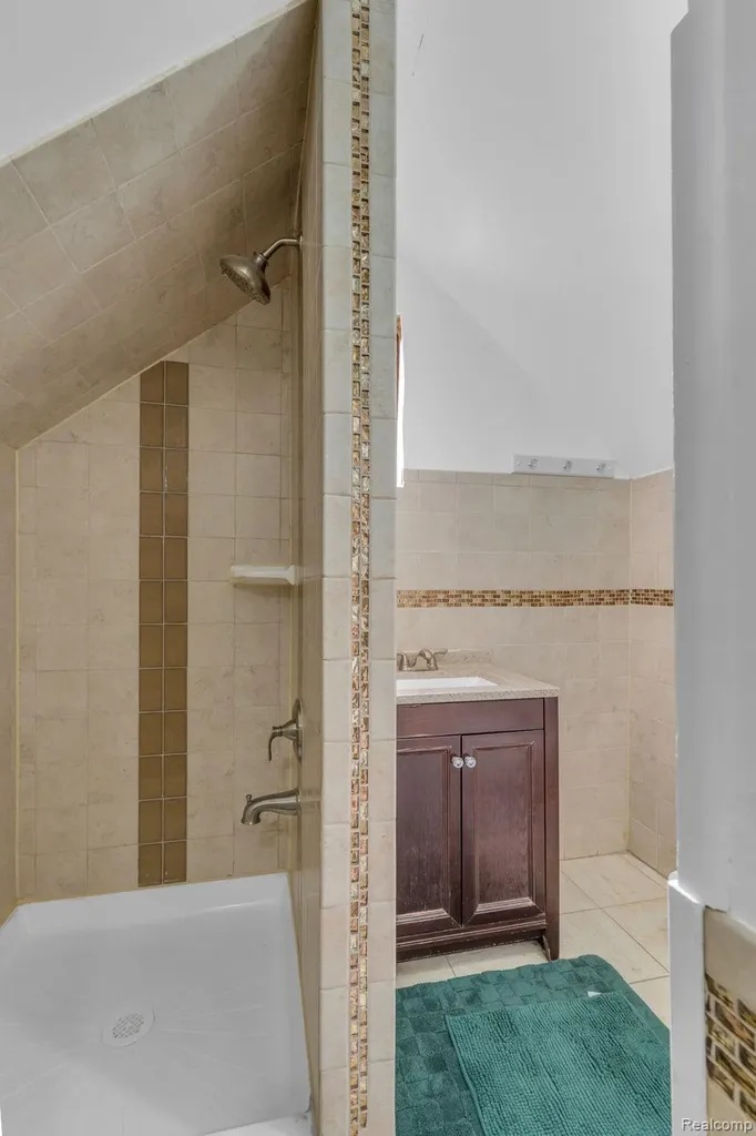 811 Mayburn Street Dearborn City MI 48128