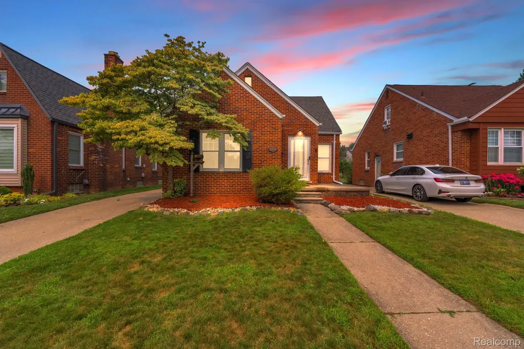 811 Mayburn Street Dearborn City MI 48128