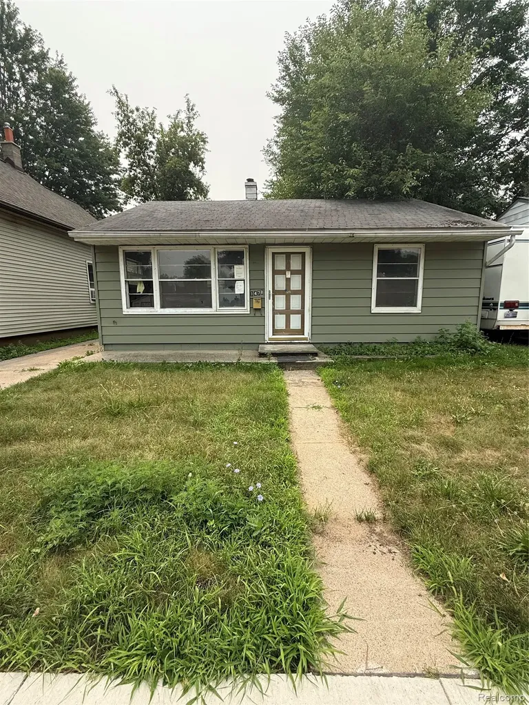 1478 E Harry Avenue Hazel Park City MI 48030