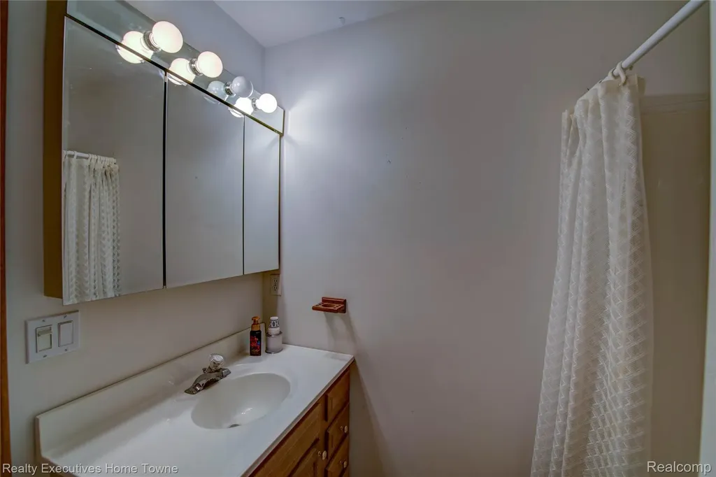 3232 Elecia Drive Port Huron Charter Township MI 48060