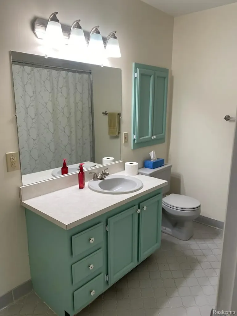 20404 Birch Meadow Drive Clinton Charter Township MI 48036