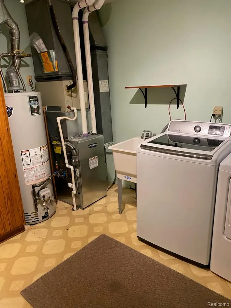20404 Birch Meadow Drive Clinton Charter Township MI 48036