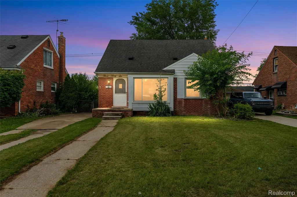 336 Sherbourne Street Inkster City MI 48141