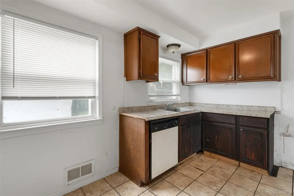 336 Sherbourne Street Inkster City MI 48141