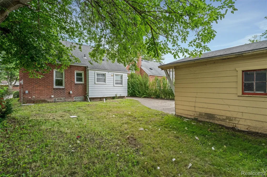 336 Sherbourne Street Inkster City MI 48141