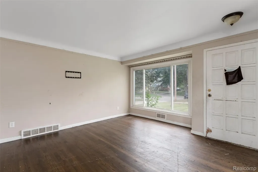 336 Sherbourne Street Inkster City MI 48141