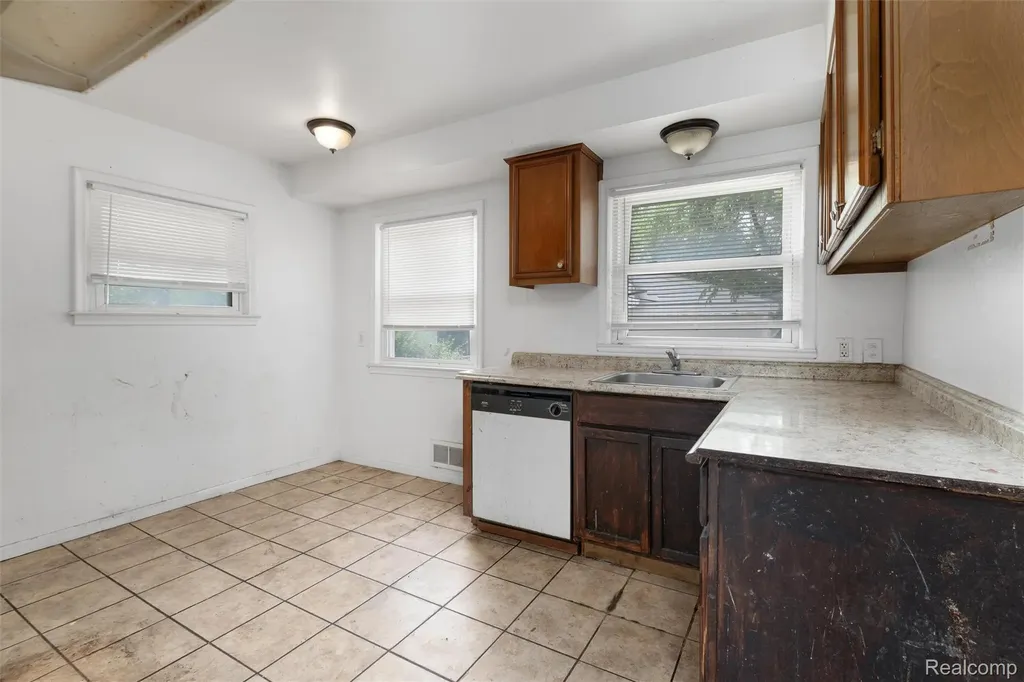 336 Sherbourne Street Inkster City MI 48141