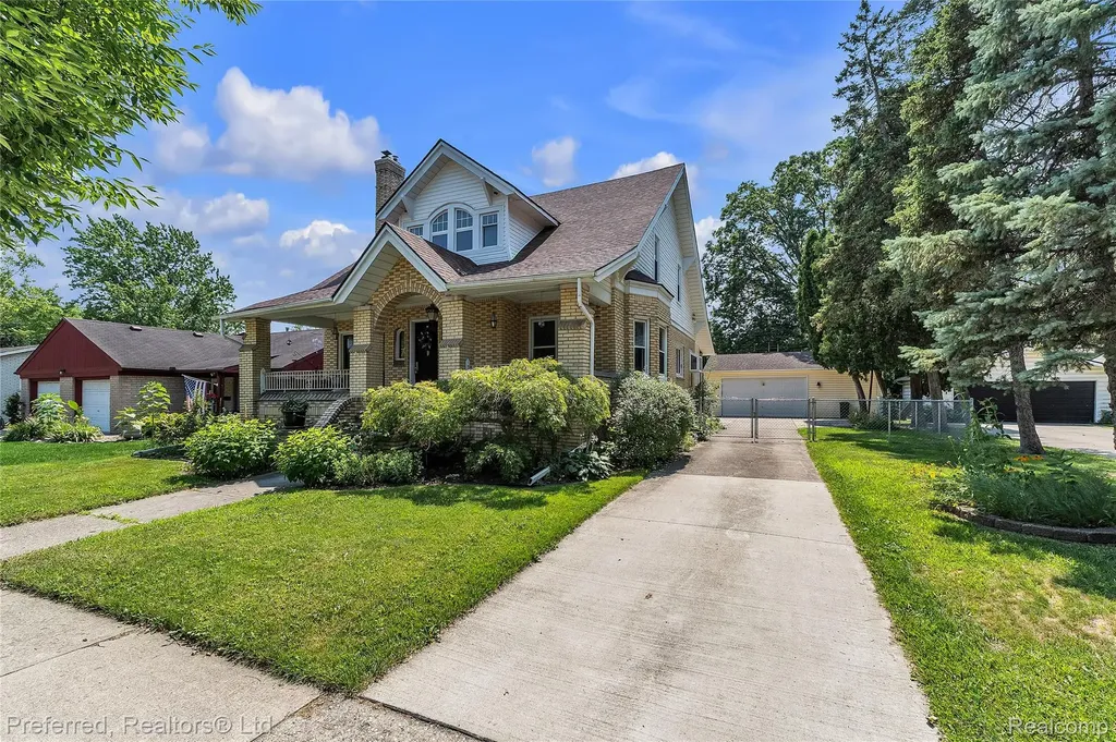 190 Crocker Boulevard Mt. Clemens City MI 48043