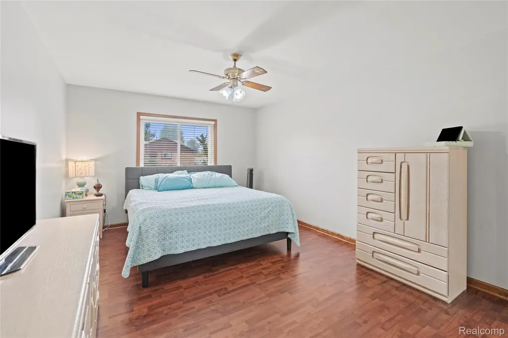 36765 Melbourne Drive Sterling Heights City MI 48312