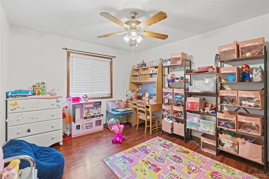 36765 Melbourne Drive Sterling Heights City MI 48312
