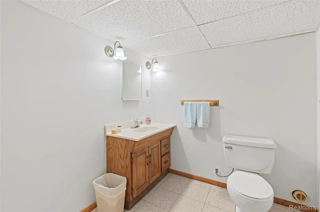 36765 Melbourne Drive Sterling Heights City MI 48312