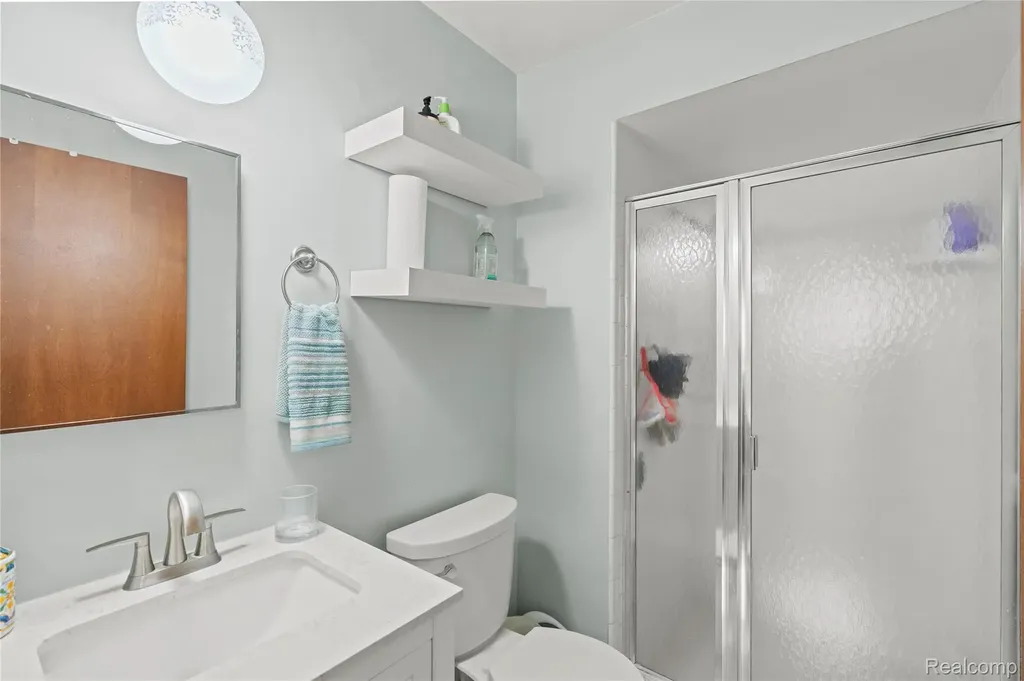36765 Melbourne Drive Sterling Heights City MI 48312