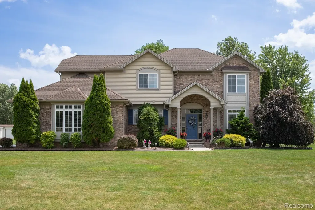 25663 Pond View Drive Huron Charter Township MI 48164