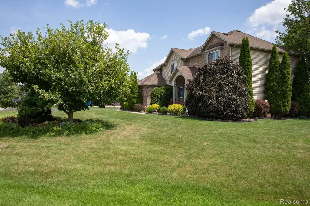 25663 Pond View Drive Huron Charter Township MI 48164