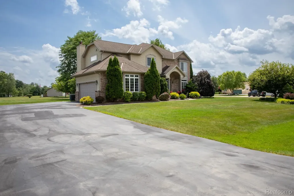 25663 Pond View Drive Huron Charter Township MI 48164