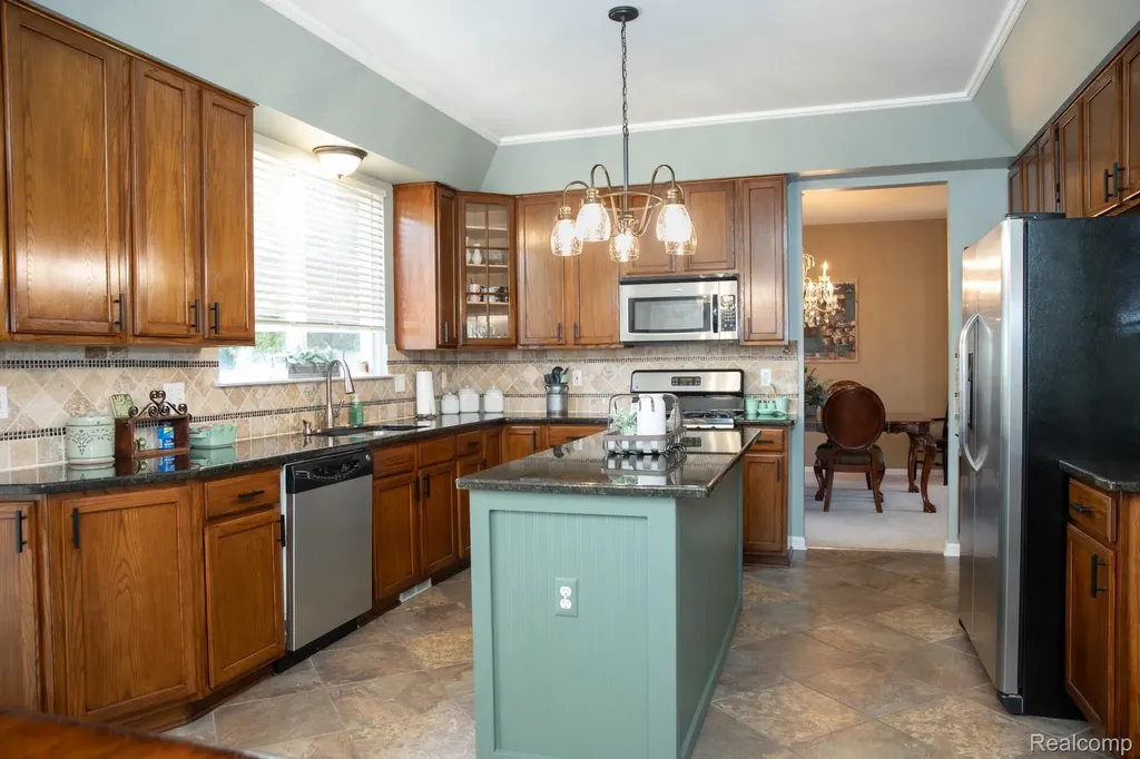 25663 Pond View Drive Huron Charter Township MI 48164