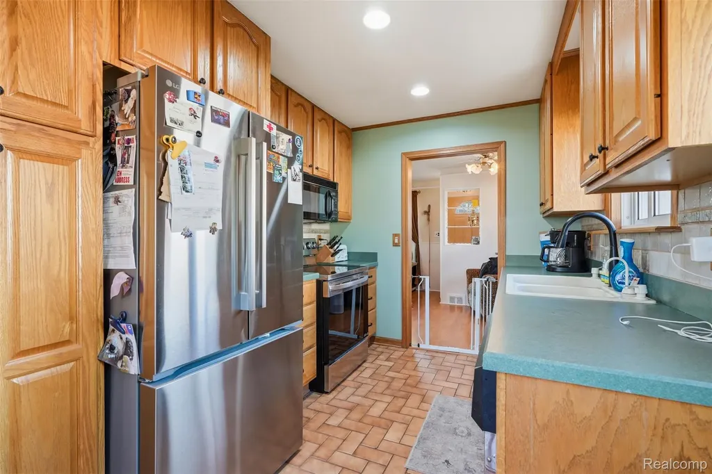17968 Summer Lane S Fraser City MI 48026