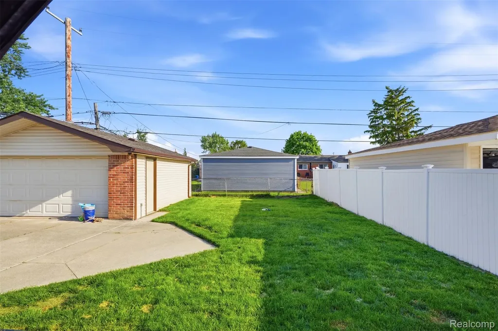 17968 Summer Lane S Fraser City MI 48026