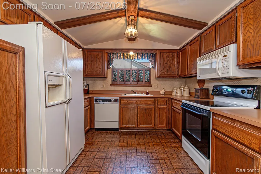 44333 Pentwater Drive Clinton Charter Township MI 48038