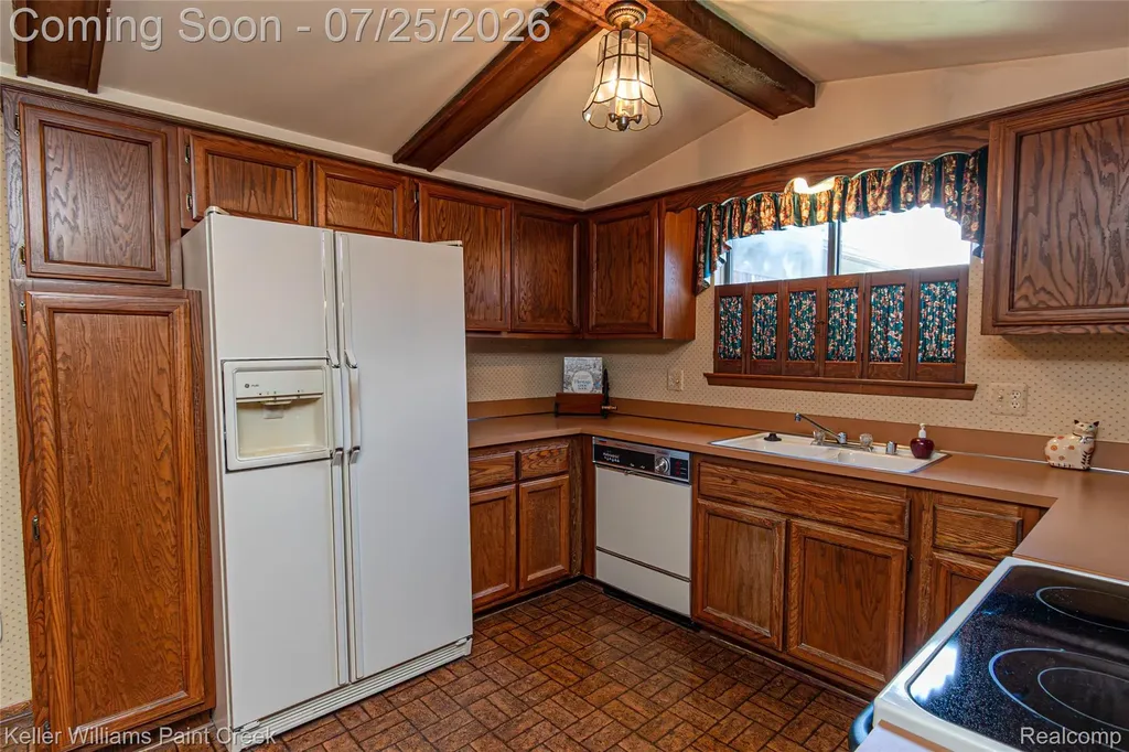 44333 Pentwater Drive Clinton Charter Township MI 48038