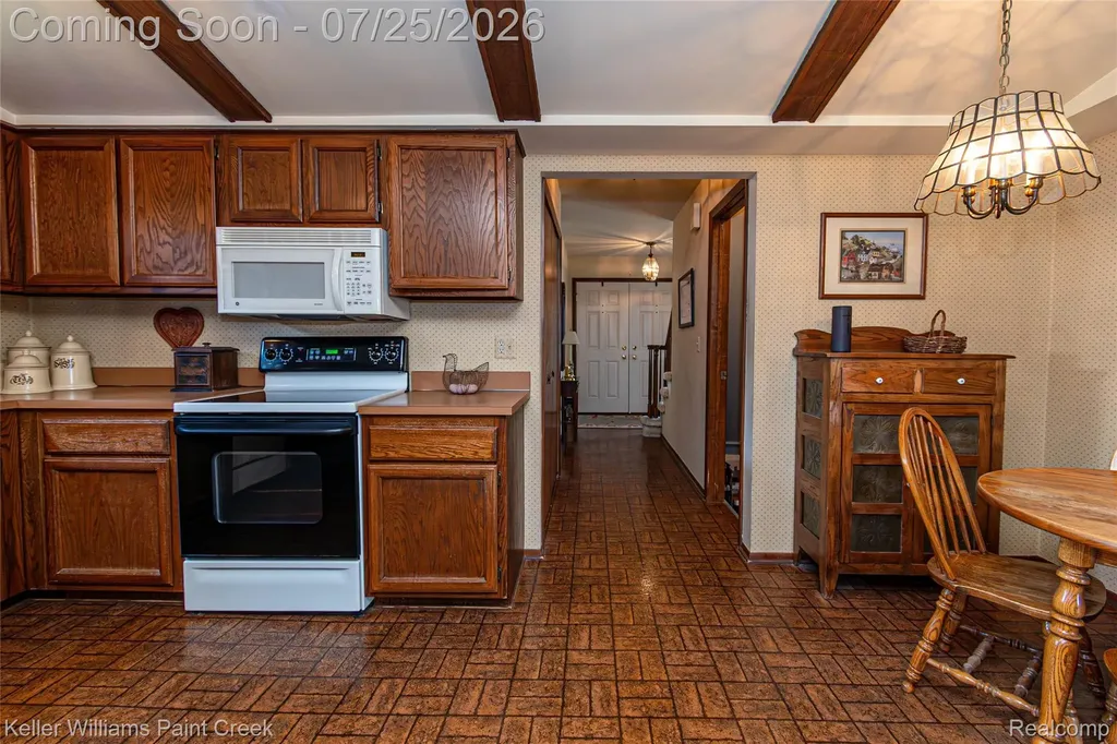 44333 Pentwater Drive Clinton Charter Township MI 48038