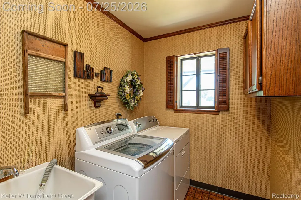 44333 Pentwater Drive Clinton Charter Township MI 48038