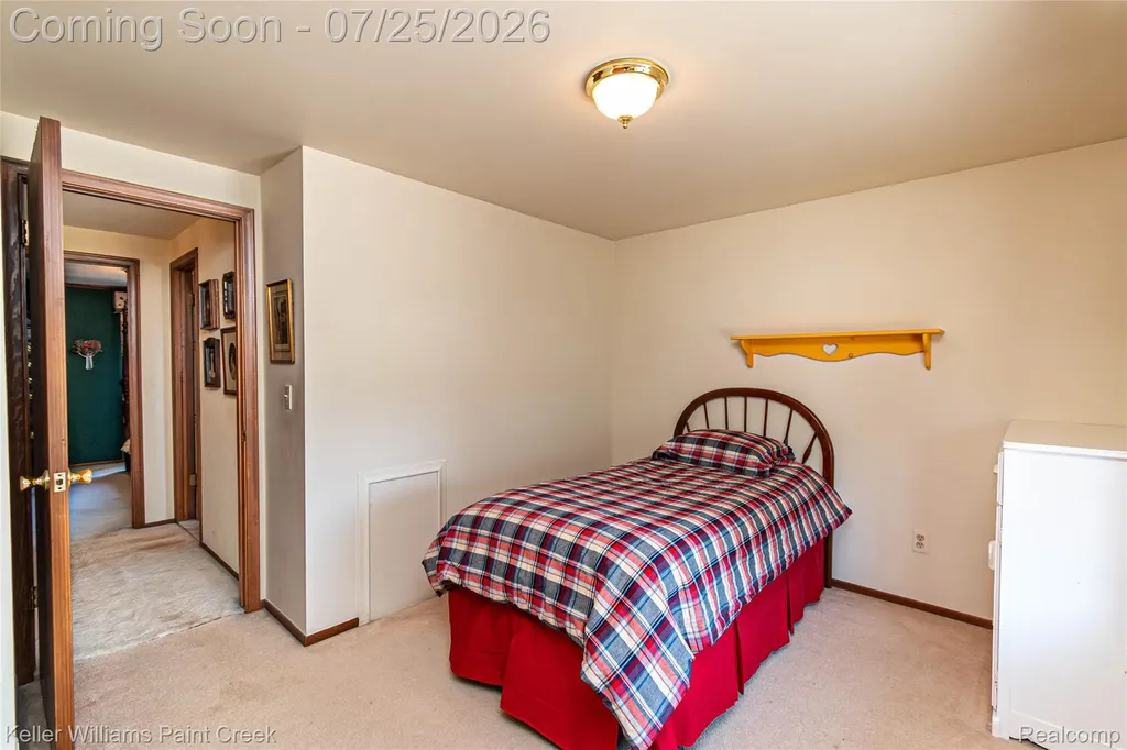 44333 Pentwater Drive Clinton Charter Township MI 48038
