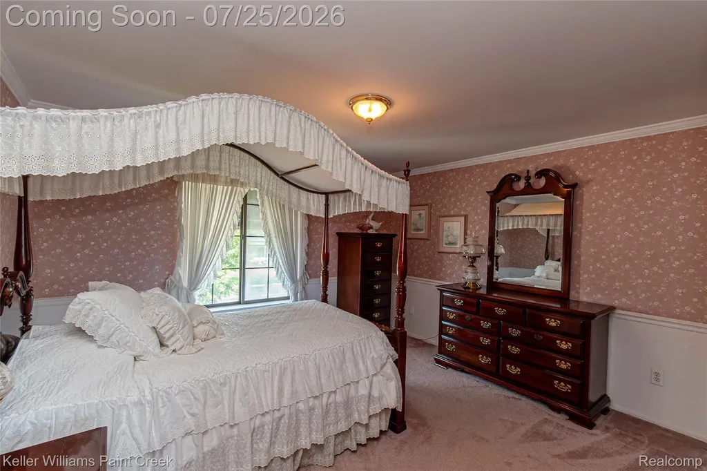 44333 Pentwater Drive Clinton Charter Township MI 48038