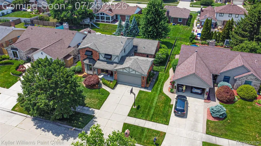 44333 Pentwater Drive Clinton Charter Township MI 48038
