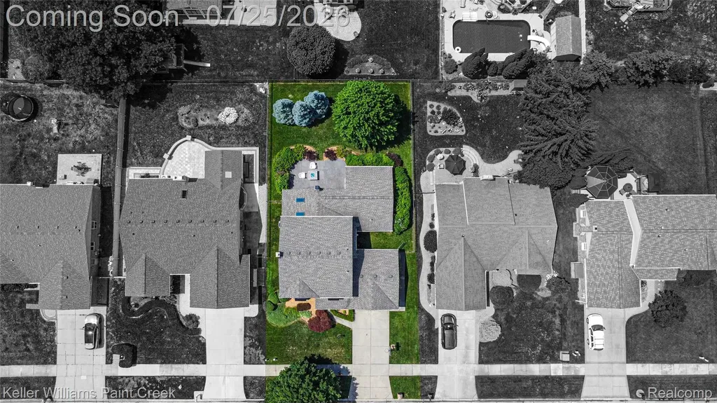 44333 Pentwater Drive Clinton Charter Township MI 48038