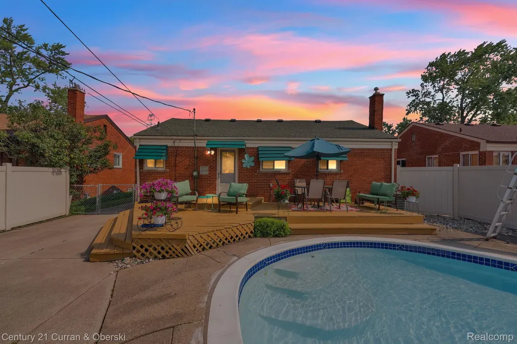 17543 Brody Avenue Allen Park City MI 48101