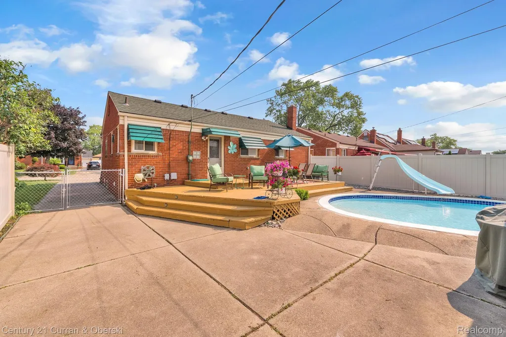 17543 Brody Avenue Allen Park City MI 48101