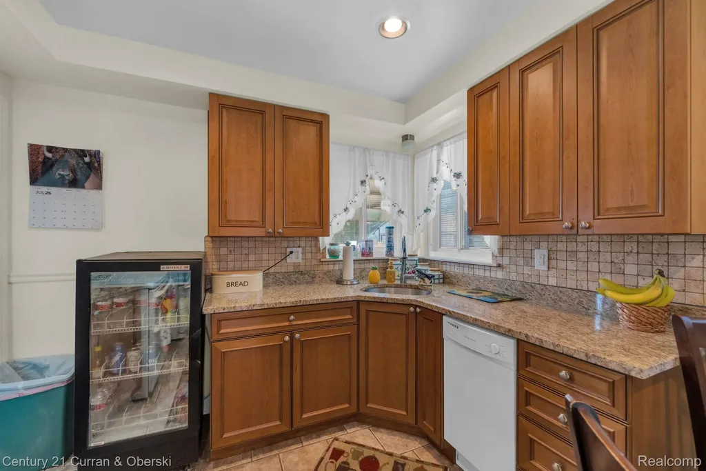 17543 Brody Avenue Allen Park City MI 48101