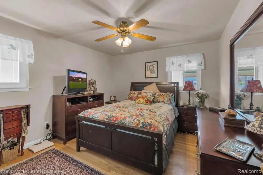 17543 Brody Avenue Allen Park City MI 48101
