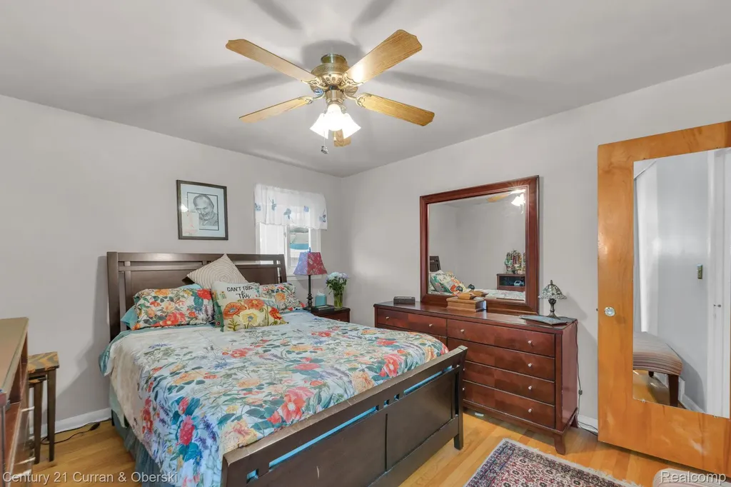 17543 Brody Avenue Allen Park City MI 48101