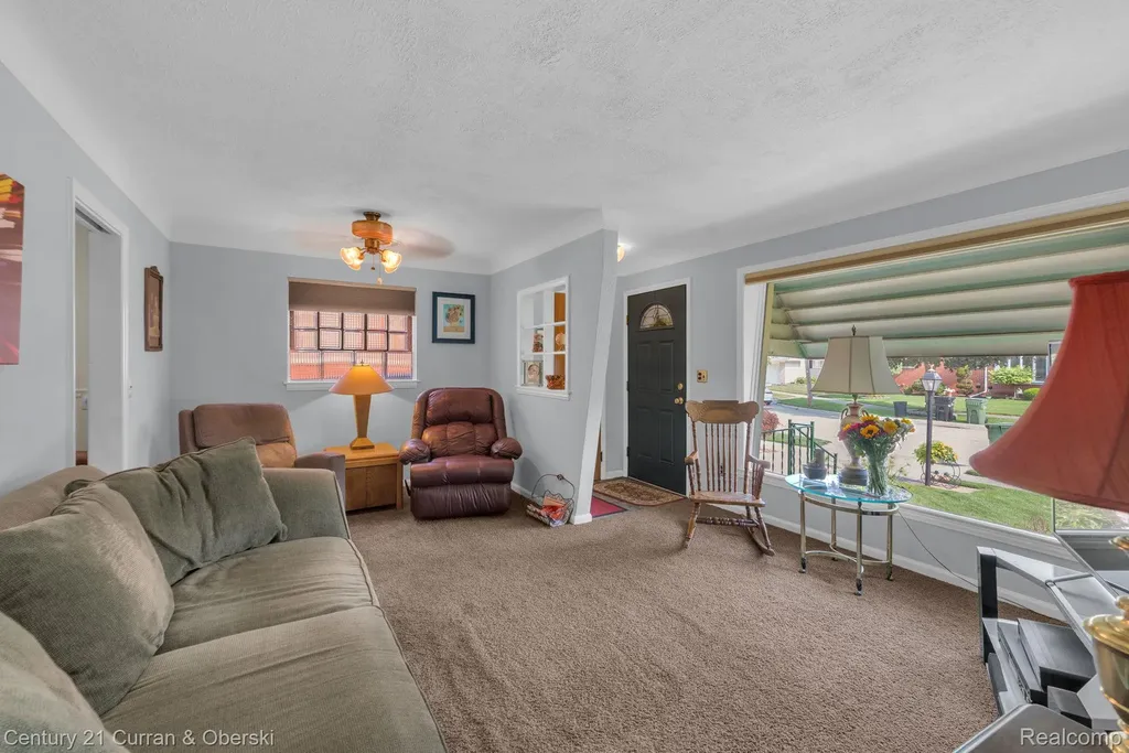 17543 Brody Avenue Allen Park City MI 48101